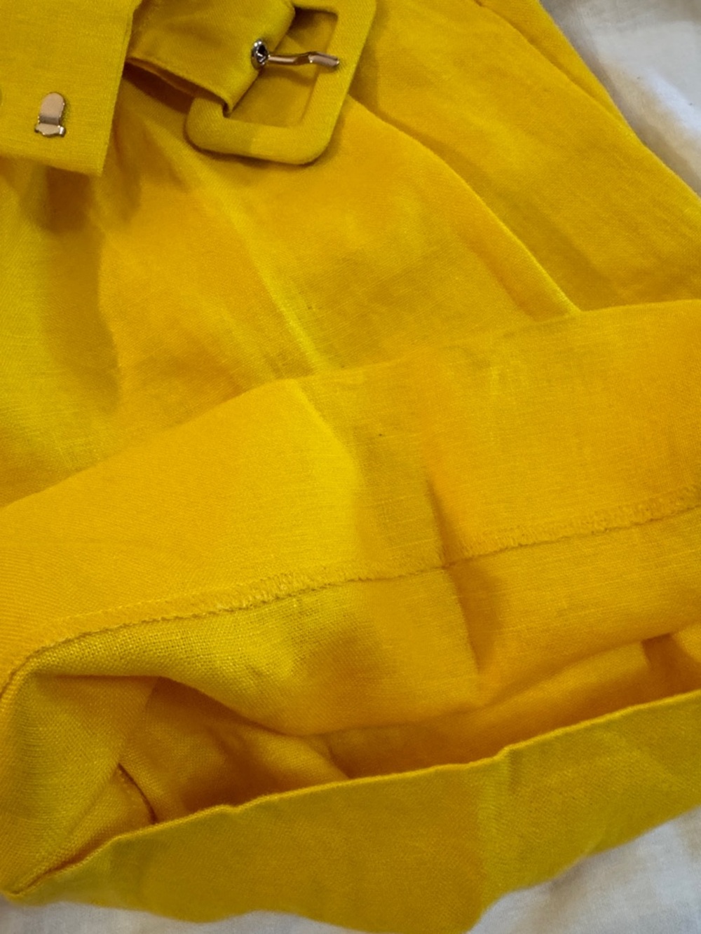 Banana Republic, tailored yellow linen shorts, womens 0.  A summer classic - Picture 12 of 12